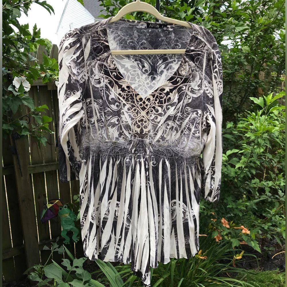 Black‎ and White Handkerchief like Tunic